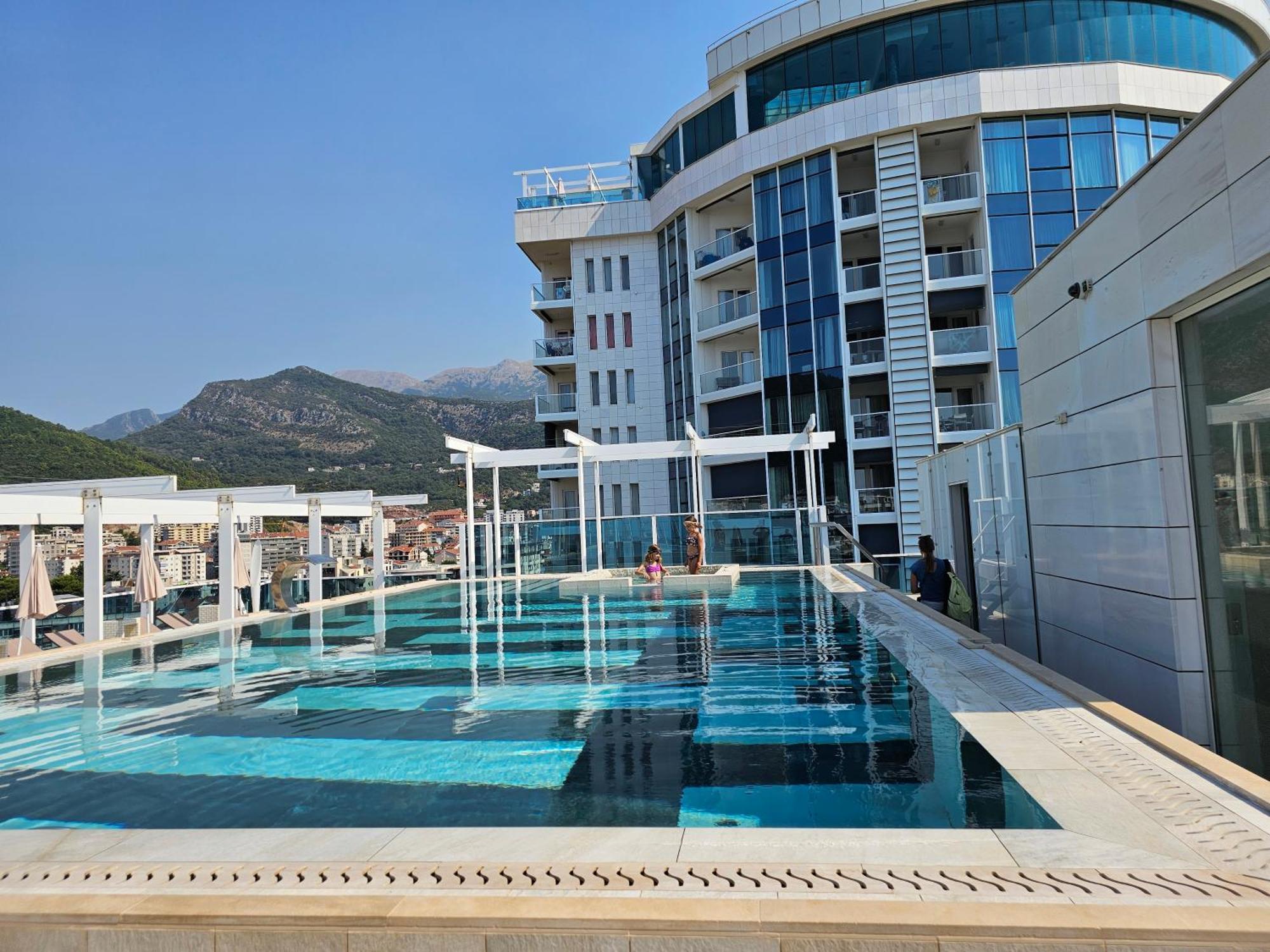 Apartments Menuet Budva Buitenkant foto