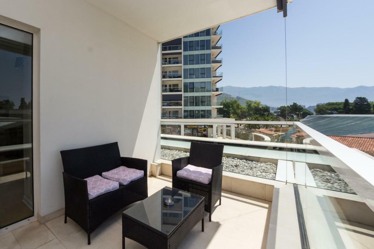 Apartments Menuet Budva Buitenkant foto